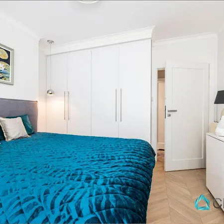 Apartament Silver House *** One * גדינייה
