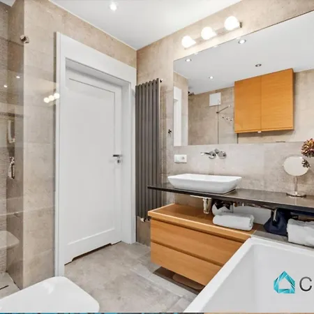 Apartament Silver House *** One גדינייה